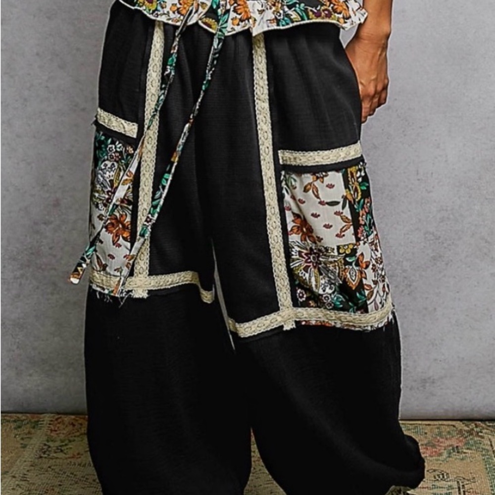 NWOT POL Black Floral Patchwork Pants With Ruffled Waist - Picture 4 of 14